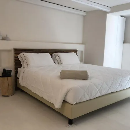 Relais De La Costa - The Leading Of The World 切尔沃港