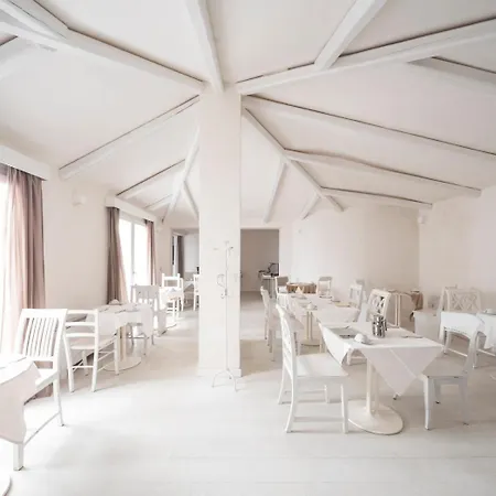 Relais De La Costa - The Leading Of The World